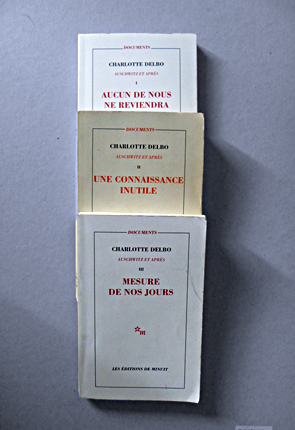 Les trois livres de Charoltte Delbo relatant ses souvenirs des camps. Photo: PHB/LSDP