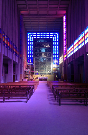 Eglise Saint-Jacques de Montrouge. Vue de l'intérieur. Photo: PHB/LSDP