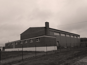 Ancienne salle de concert à Varrains. Photo: