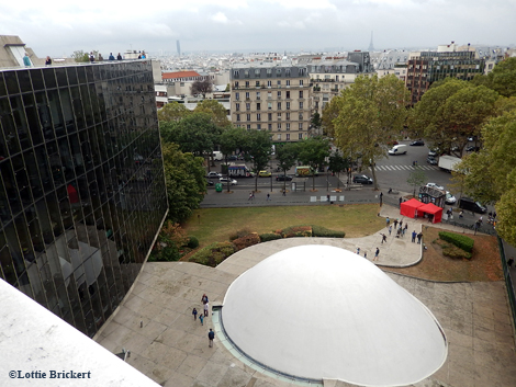 Vue du toit du siège du PCF. Photo: Lottie Brickert