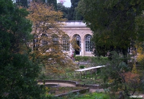 Le jardin et l'Orangerie vus du boulevard